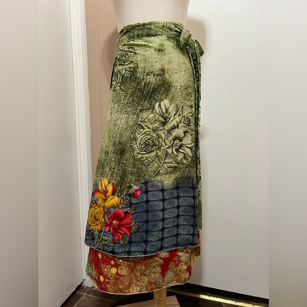 NWT MAMTA Women’s Wrap Around Colorful Skirt Made In India Size L